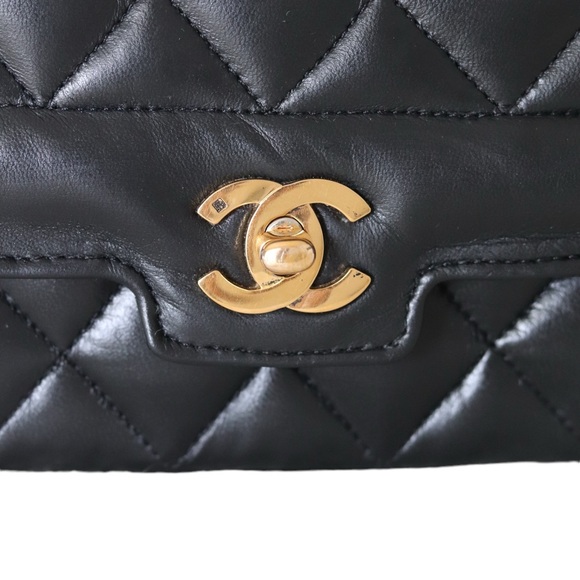 CHANEL Vintage Diana Flap Bag Quilted Lambskin Small Black 1989-1990 - Picture 14 of 15